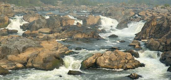 2005-09-10_GreatFalls_falls_015d